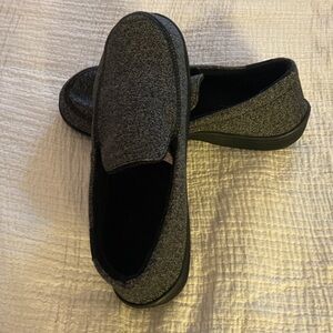 Men’s Isotoner slippers